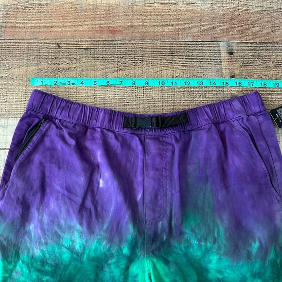 Empyre Tie-Dye Purple & Green Mens Shorts Size M Elastic Waist Adjustable Belt - Picture 2 of 8